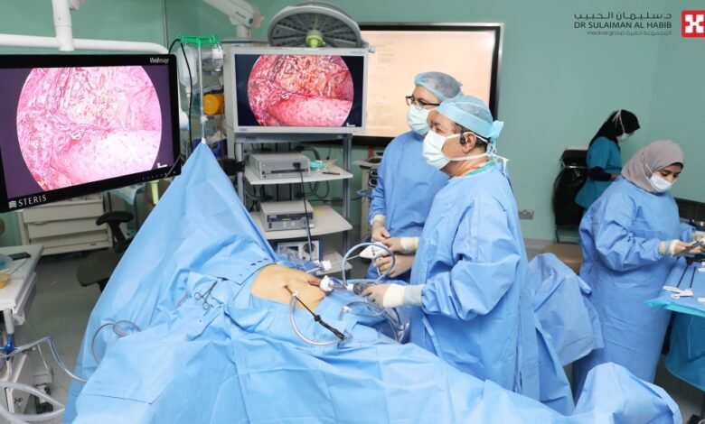 جراحة-تصحيحية-لعملية-سمنة-غير-دقيقة-تنقذ-ثلاثيني-من-غرغرينا-المعدة-بمستشفى-الدكتور-سليمان-الحبيب-بالخبر