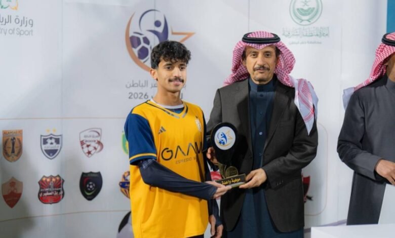 محافظ-حفر-الباطن-يتوج-الفائز-ببطولة-حفرالباطن-للمواهب