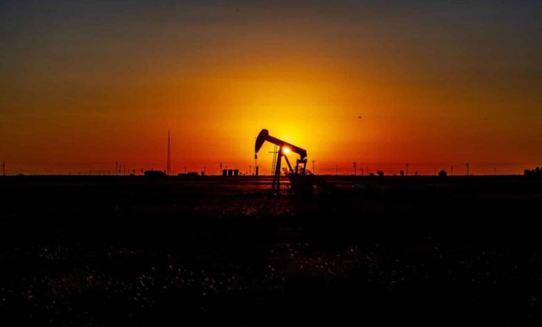 أسعار-النفط-تقفز-مع-تحركات-مرتقبة-من-فريق-ترامب-لاحتواء-التكاليف