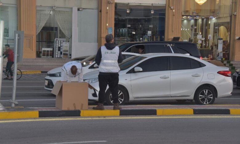 «أبشر-بالفطور».-شراكة-مجتمعية-لتفطير-رواد-الطرق-عند-إشارات-الدمام