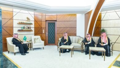 أمير-المنطقة-الشرقية-يستقبل-مدير-عام-وزارة-التجارة-بالمنطقة