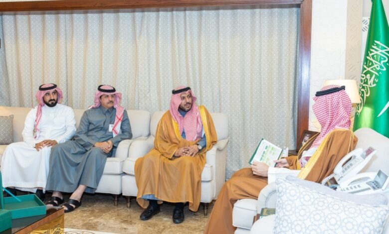 نائب-أمير-الشرقية-يطلع-على-جهود-تنمية-الغطاء-النباتي-بالمنطقة