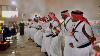 العرضة-الجنوبية-تخطف-أنظار-الزوار-وتُنعش-ليالي-العيد-في-الباحة
