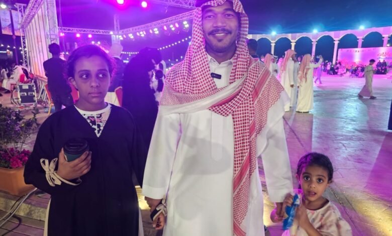 صور|-احتفالات-عيد-الفطر-تجذب-العائلات-إلى-متنزه-العبير-برأس-تنورة