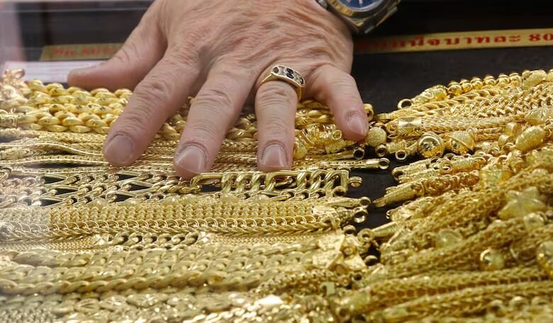  الحرب-الإيرانية-تدفع-الذهب-لأكبر-هبوط-منذ-عقود-والبيتكوين-يفقد-زخمه