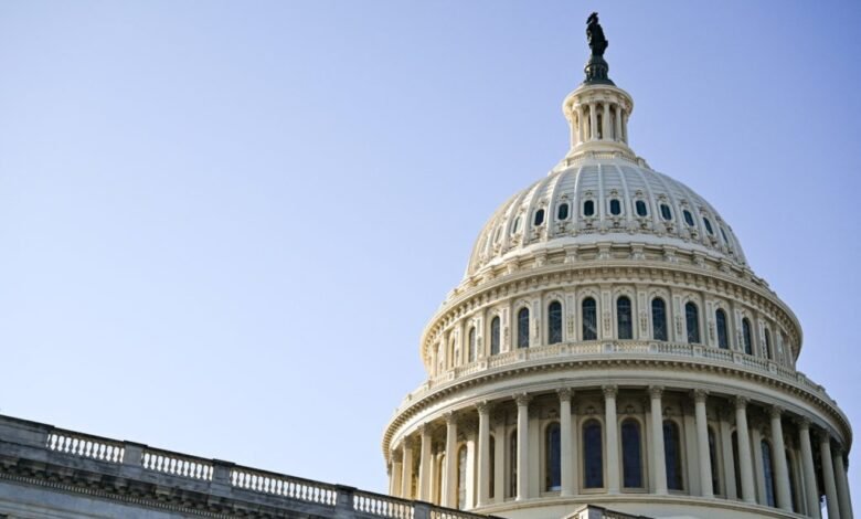 الديمقراطيون-يضيّقون-الخناق-على-ترامب-بالتحرك-لتقييد-صلاحيات-الحرب-على-إيران