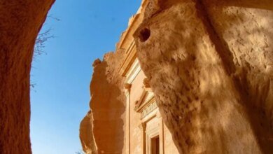 بالصور.-141-مدفنًا-صخريًا-تروي-تاريخ-الحضارة-النبطية-في-العُلا