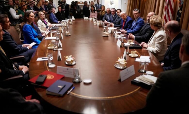  اجتماع-سياسي-طارئ-في-البيت-الأبيض-وسط-تداعيات-الحرب-على-إيران