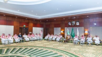 أمير-الشرقية-يقدم-العزاء-لعائلة-السهلي