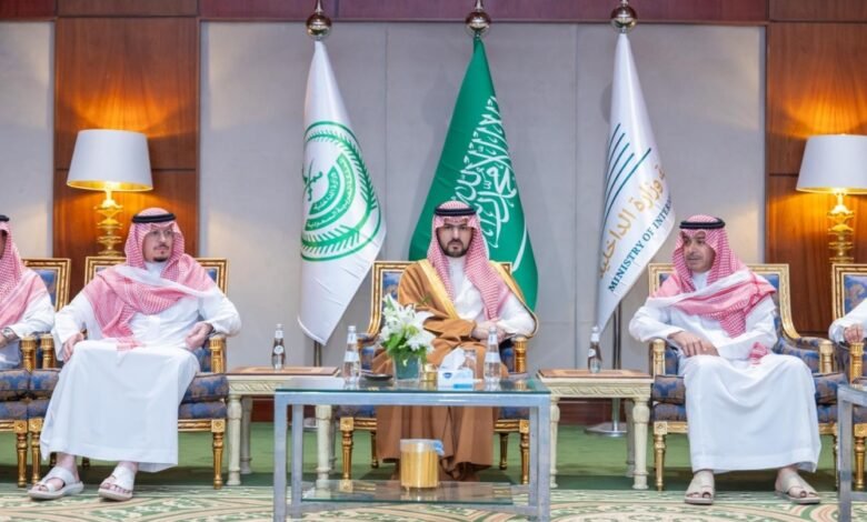 نائب-أمير-الشرقية-يعزي-أسرة-السهلي