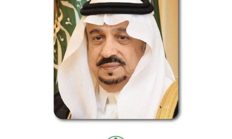 أمير-منطقة-الرياض-يعزي-عبدالله-العجلان-في-وفاة-والده