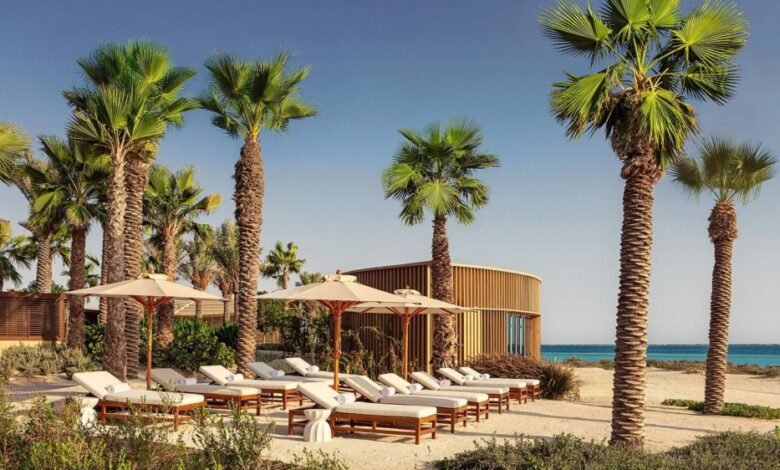 أجواء-معتدلة-وتجارب-بحرية-فريدة. الخيارات-على-شواطئ-المملكة-لا-تنتهي