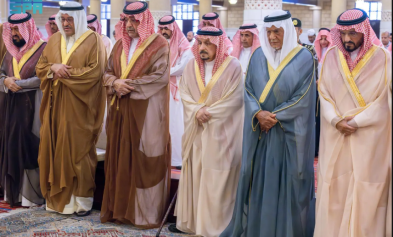أمير-الرياض-يؤدي-صلاة-الميت-على-الأميرة-الجوهرة-بنت-فيصل-بن-عبدالله-آل-عبدالرحمن-آل-سعود