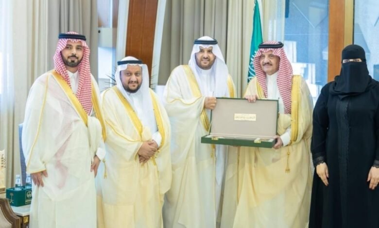 أمير-المنطقة-الشرقية-يتسلم-التقرير-الختامي-لمؤتمر-الطاقة-المستدامة-وتمكين-المستقبل