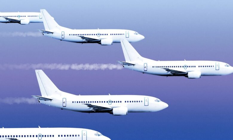 وقود-الحرب-يضغط-على-الطيران.-شركات-كبرى-تتجه-لإعادة-الهيكلة-ورفع-الأسعار