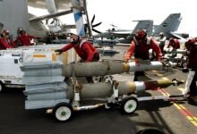 واشنطن-تُعيد-تسليح-أسطولها-وتلوّح-بضرب-إيران-حال-تعثر-مفاوضات-السلام