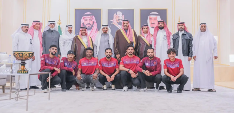 أمير-منطقة-الباحة-يستقبل-رئيس-ولاعبي-فريق-نادي-قلوة-بمناسبة-التأهل