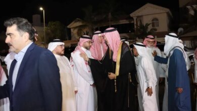 آل-أبو-الخير-يستقبلون-المعزين-في-وفاة-فؤاد