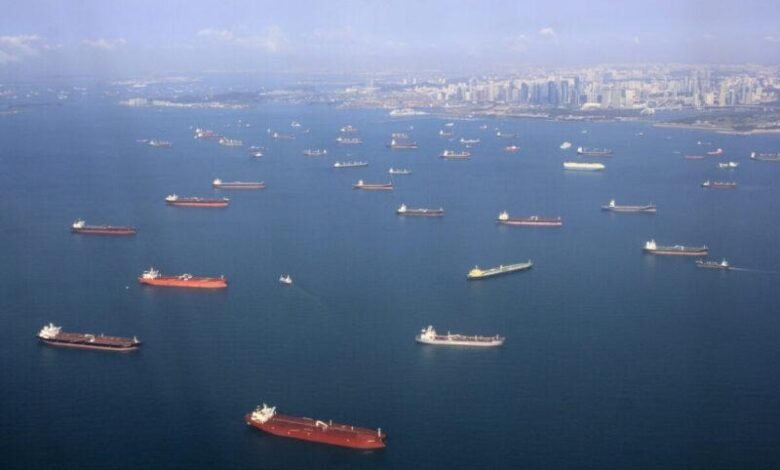  آلاف-البحّارة-عالقون-في-الخليج-رغم-إعادة-فتح-مضيق-هرمز