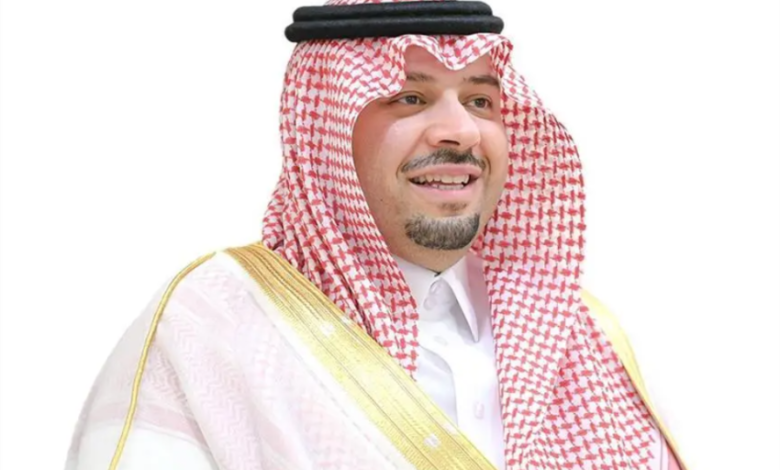 أمير-منطقة-الحدود-الشمالية-ونائبه-يعزيان-في-وفاة-شيخ-عشيرة-الشلقان