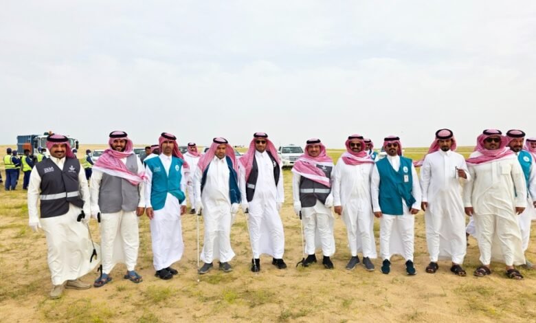 بمشاركة-70-متطوعًا.-مبادرة-بيئية-لتنظيف-المتنزهات-البرية-في-النعيرية