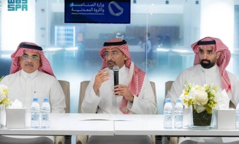 الصناعة-تستعرض-الفرص-الاستثمارية-في-المشروعات-الكبرى