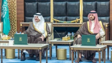 أمير-الشرقية-يستقبل-منسوبي-جامعة-الأمير-محمد-بن-فهد-ويثمن-إنجازاتها-العلمية