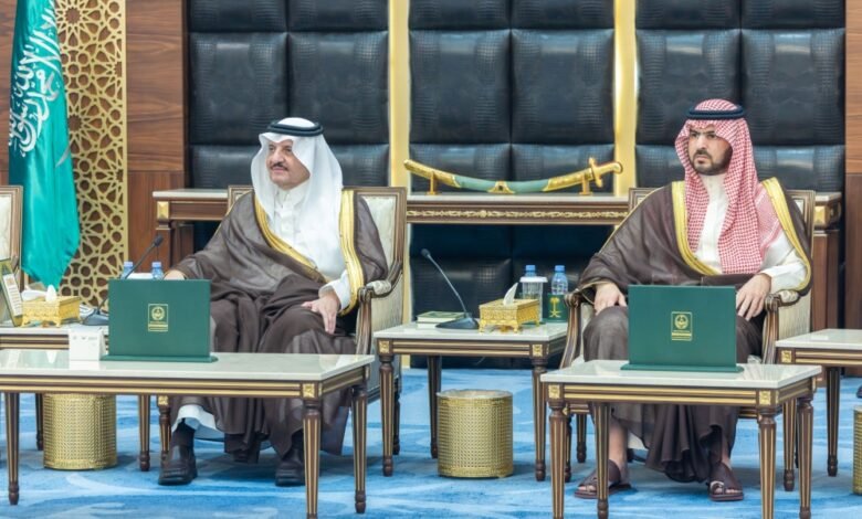 أمير-الشرقية-يستقبل-منسوبي-جامعة-الأمير-محمد-بن-فهد-ويثمن-إنجازاتها-العلمية