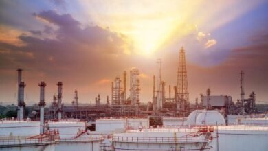  أسعار-النفط-تسجل-أعلى-مستوياتها-منذ-أسابيع-في-غياب-حلول-دبلوماسية-للتوتر-الإقليمي