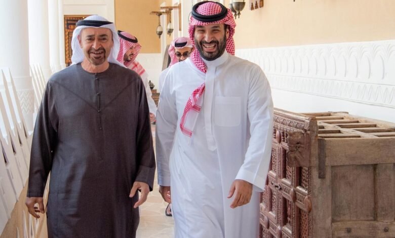 نيويورك-تايمز:-تنافس-سعودي-إماراتي-يتصاعد-من-النفط-إلى-ساحات-الصراع