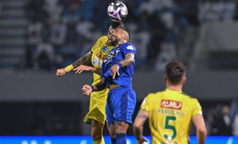 الهلال-يضغط-على-صدارة-النصر-بثنائية-الخليج