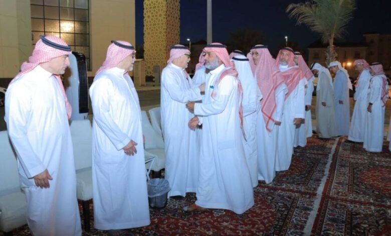 آل-عشماوي-يستقبلون-المواسين-في-وفاة-فقيدتهم-فاطمة 