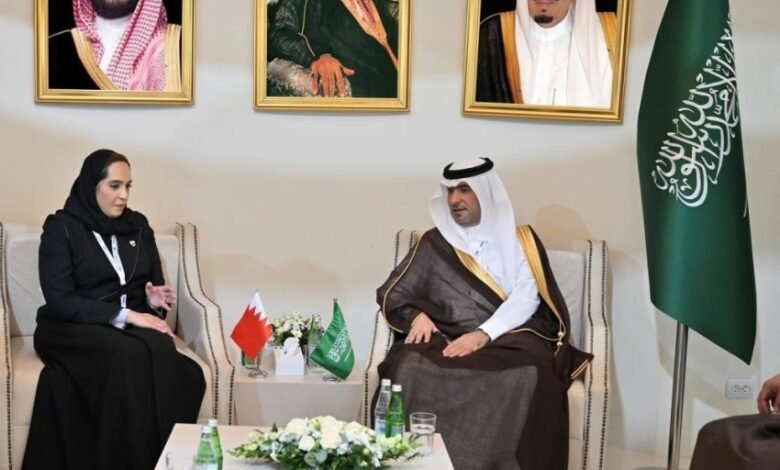 وزير-البلديات-والإسكان-يعقد-لقاءات-ثنائية-في-باكو-لبحث-تعزيز-التعاون-في-التنمية-الحضرية-والإسكان-المستدام